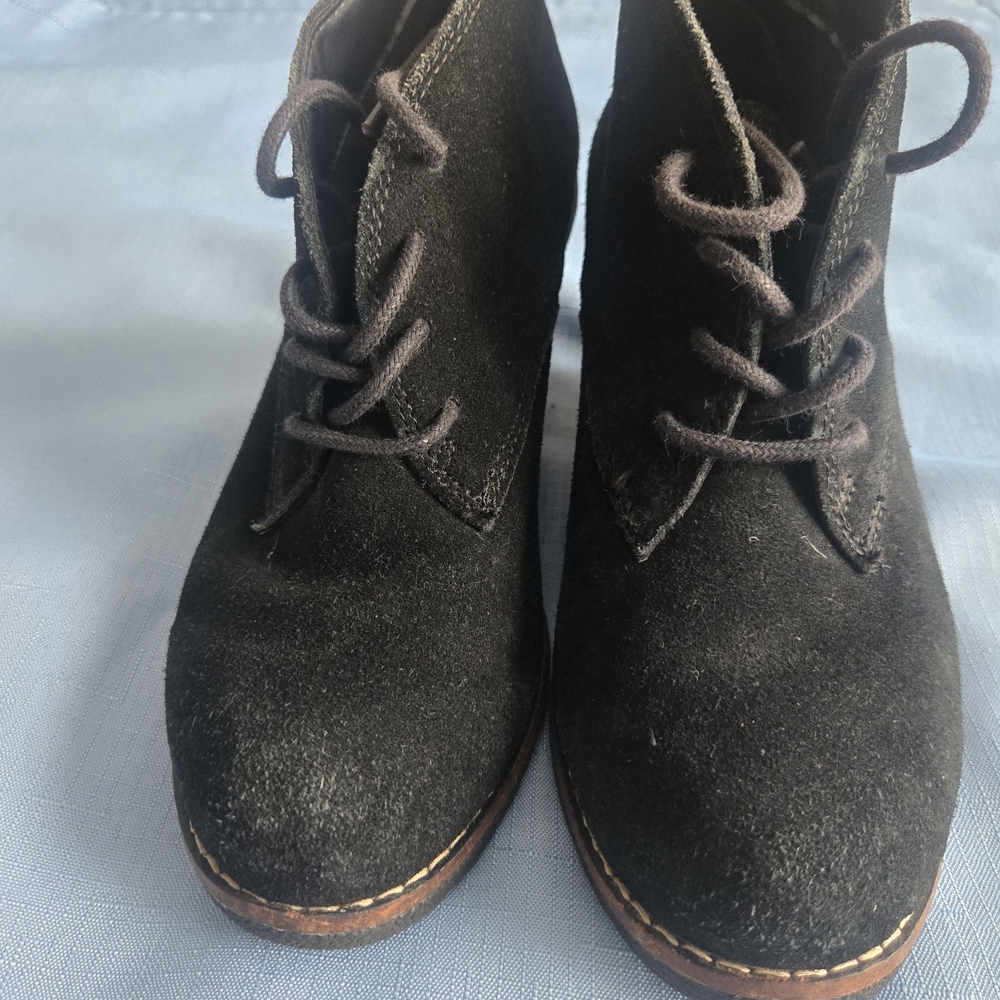 White Mountain Black Leather Boots